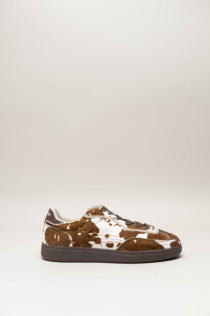 Bruin Sneaker