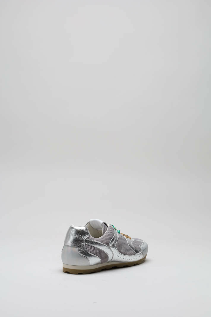 zoom in on Zilver Sneaker image Zilver Sneaker image