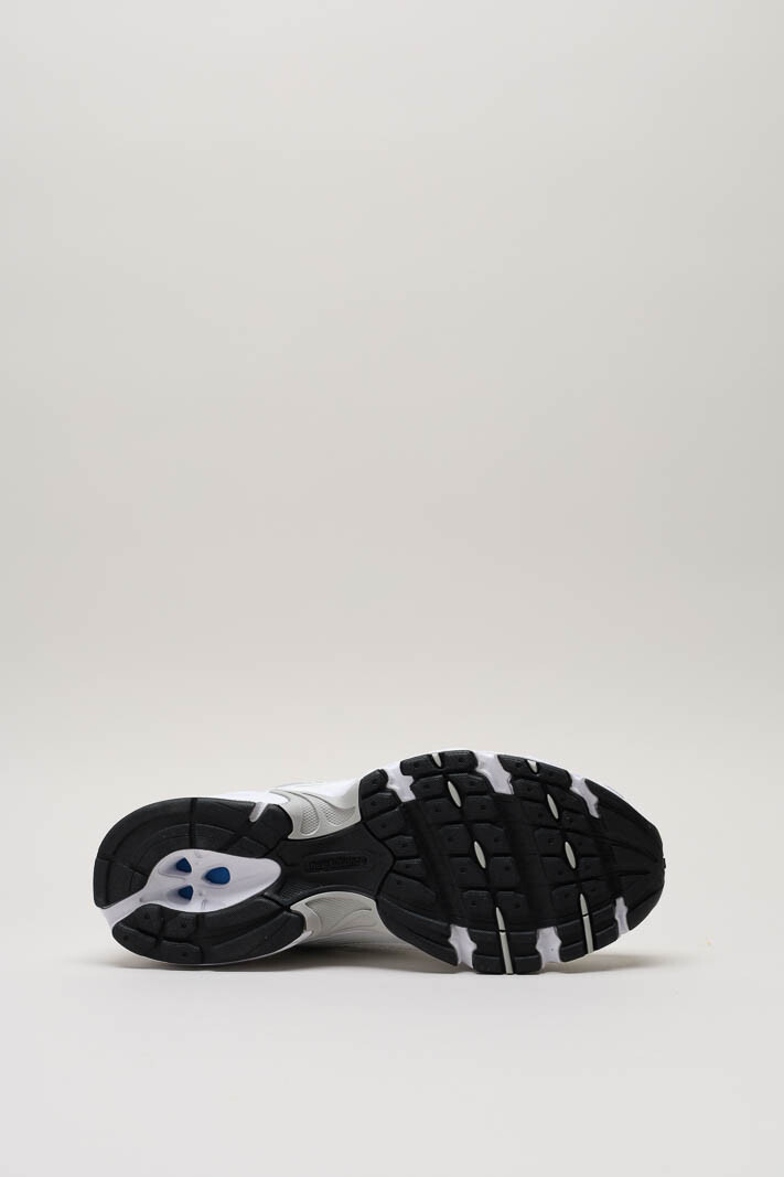 zoom in on Wit Sneaker image Wit Sneaker image