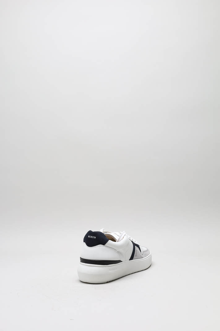 zoom in on Wit Sneaker image Wit Sneaker image