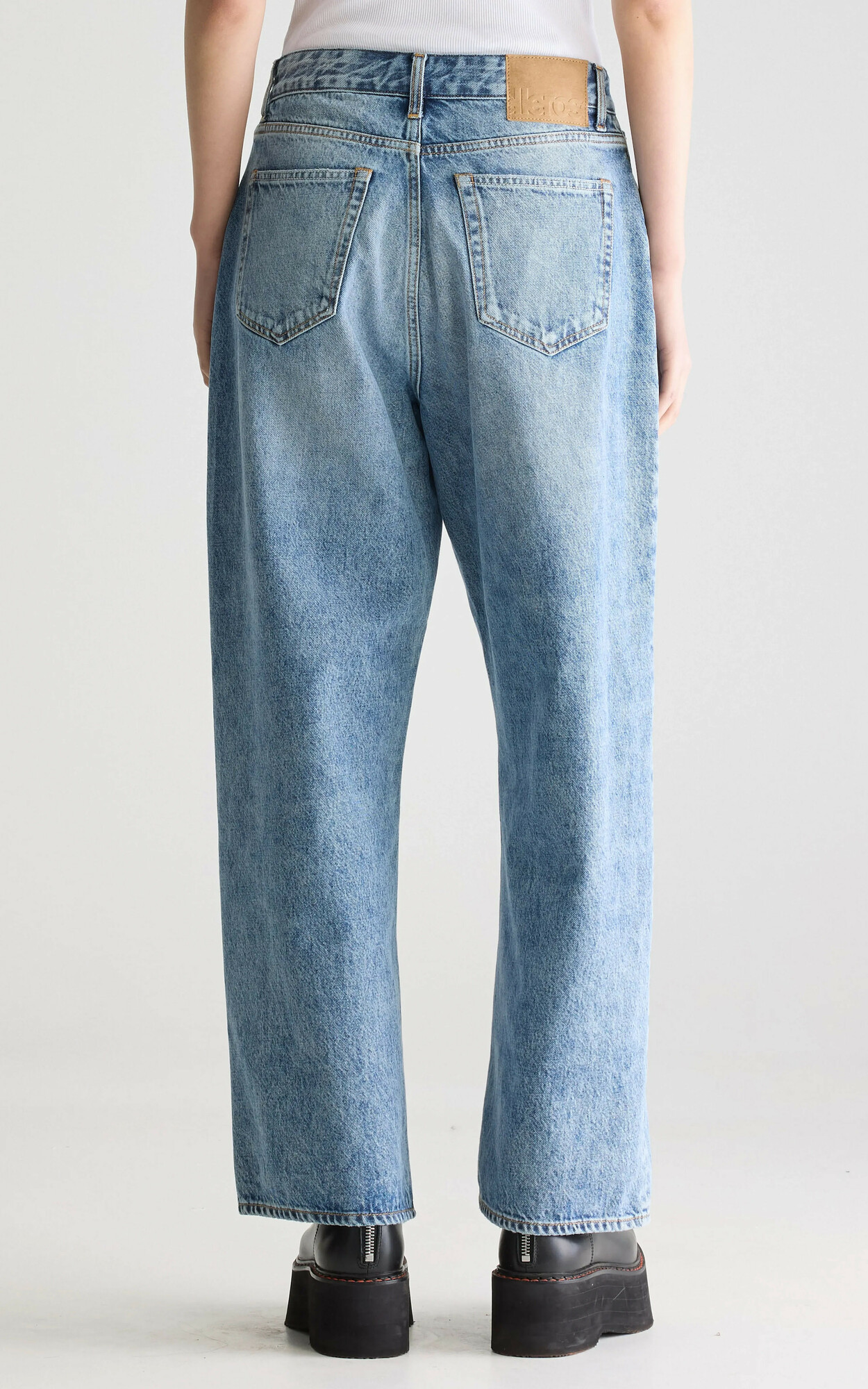 zoom in on Jeans Broek image Jeans Broek image