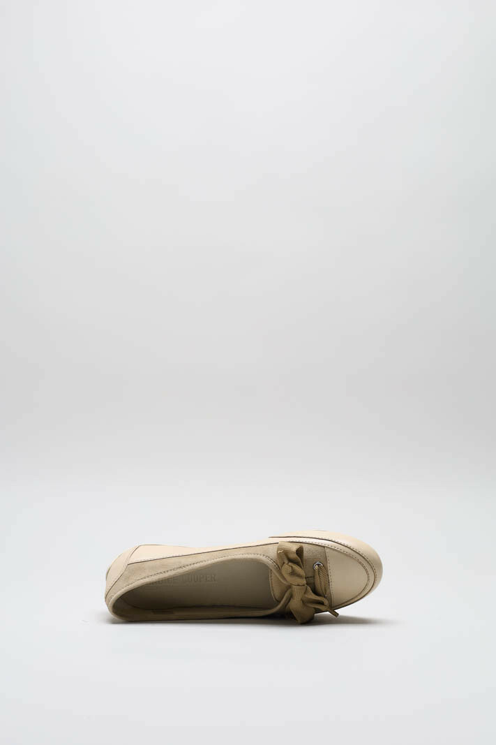 zoom in on Lichtbeige Ballerina image Lichtbeige Ballerina image
