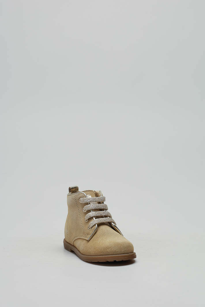 zoom in on Beige Veterschoen image Beige Veterschoen image