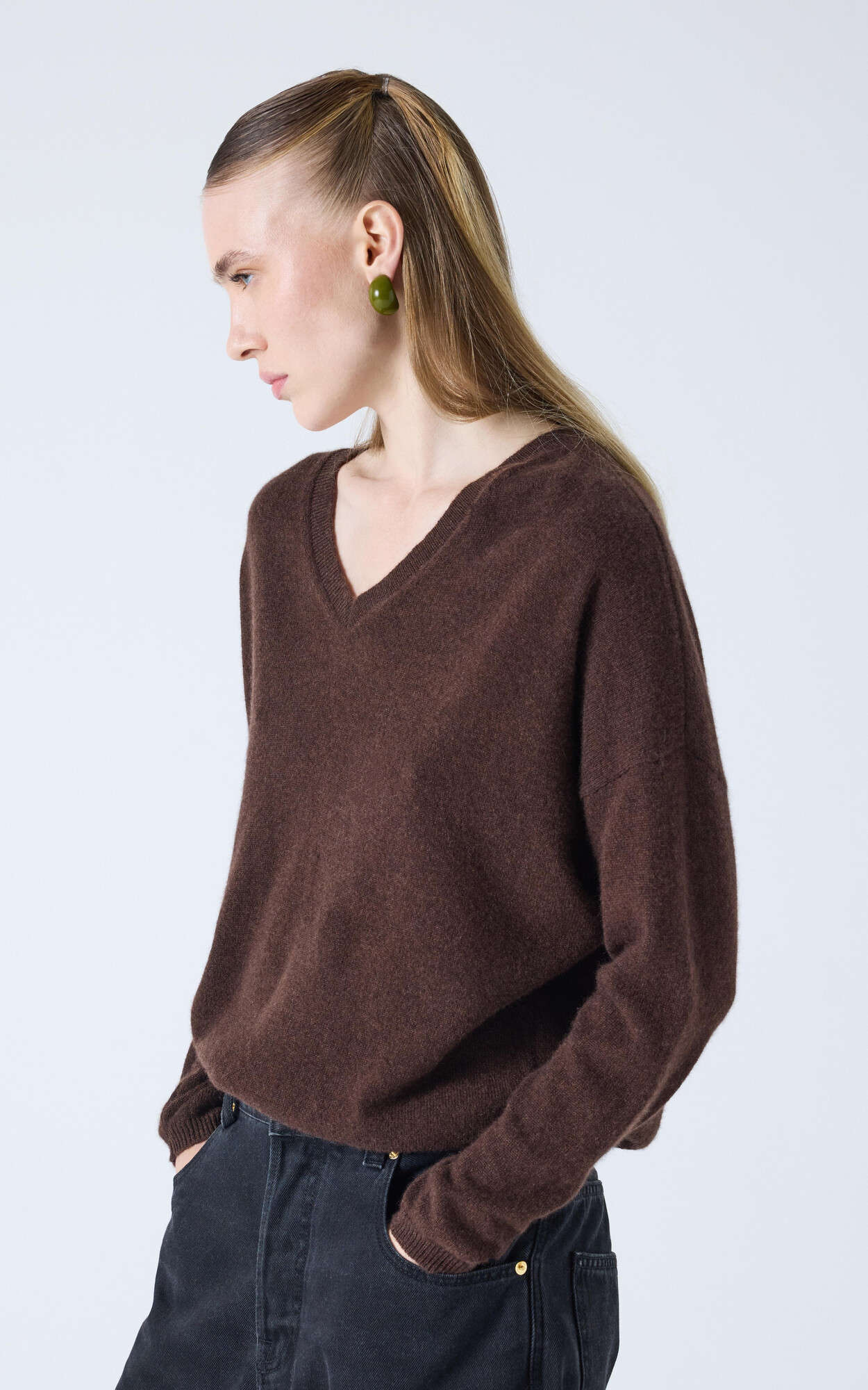 zoom in on Bruin Sweater/trui image Bruin Sweater/trui image