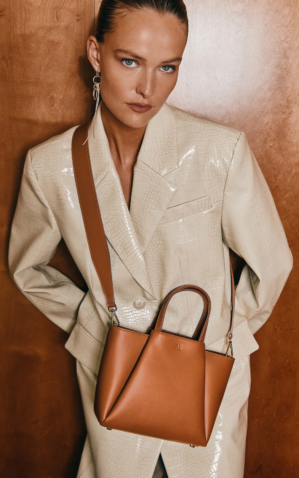 Cognac Cross body image