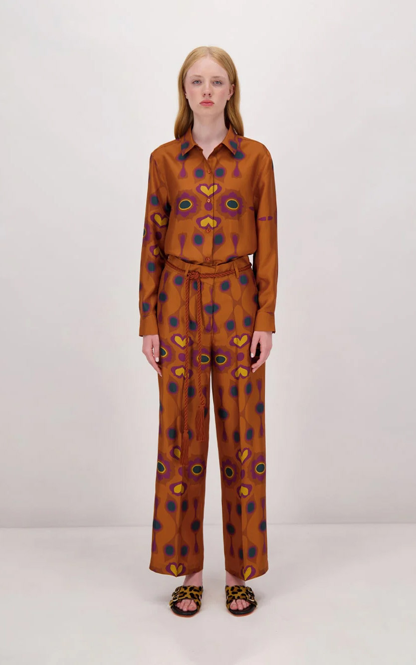 zoom in on Oranje Broek image Oranje Broek image