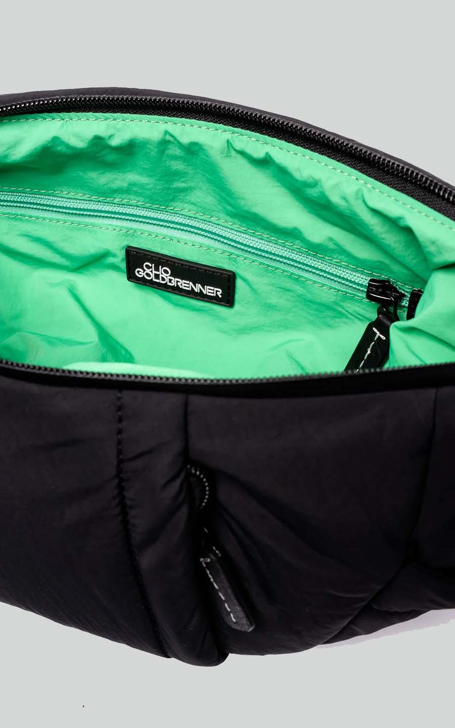zoom in on Zwart Cross body image Zwart Cross body image