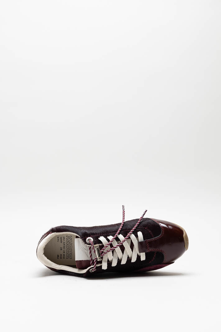 Bordeaux Sneaker image