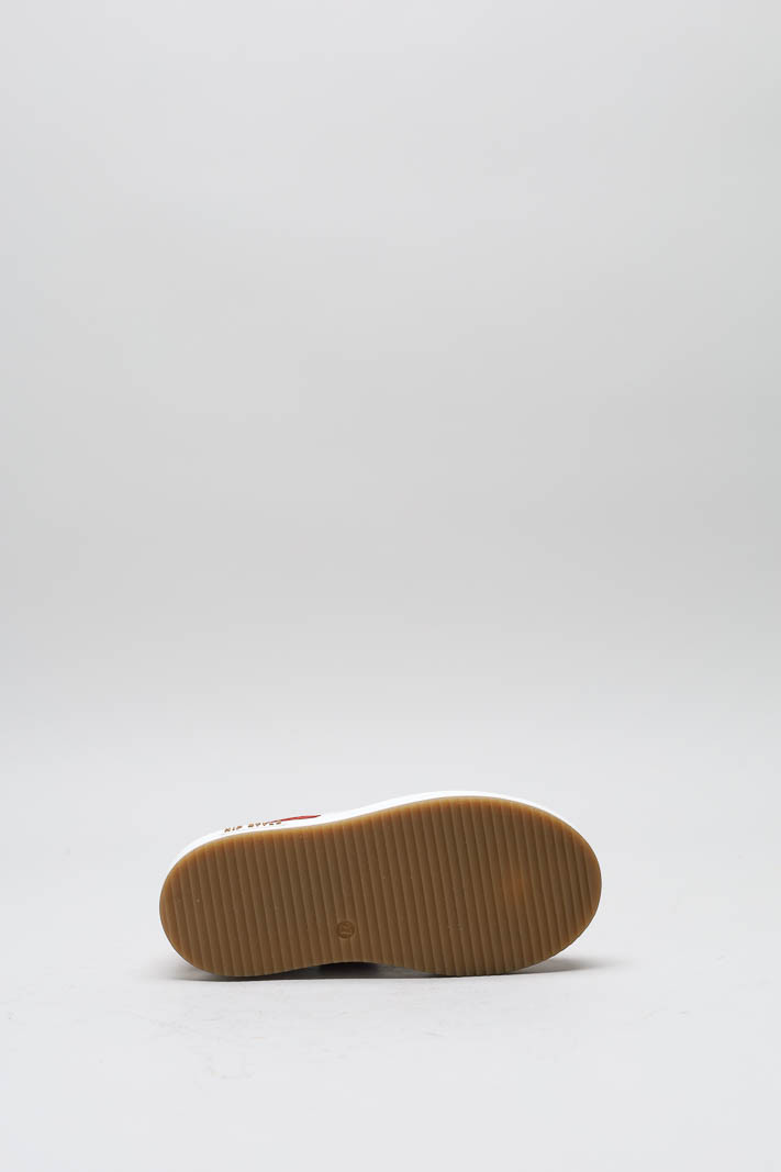 zoom in on Rood Sneaker image Rood Sneaker image