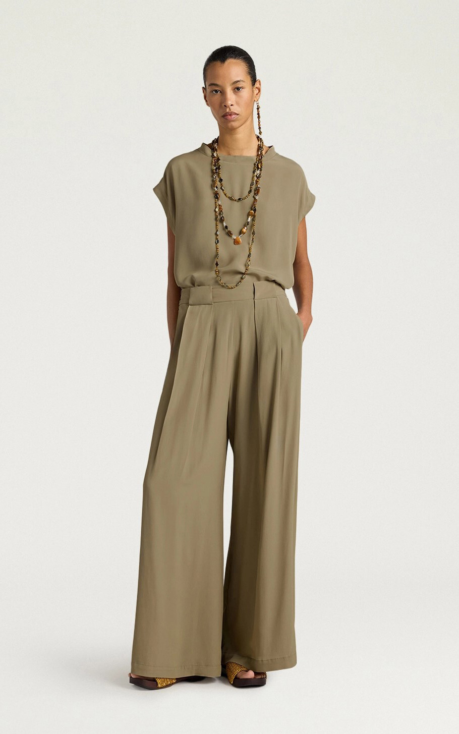 Kaki Broek image