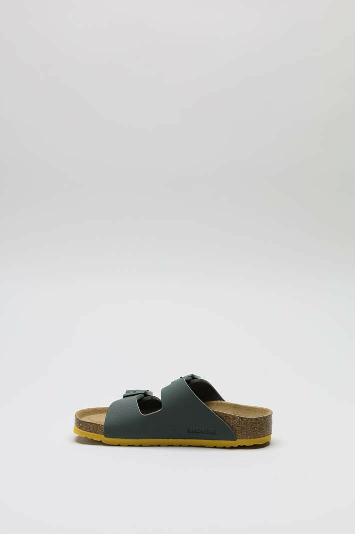 zoom in on Groen Slipper image Groen Slipper image