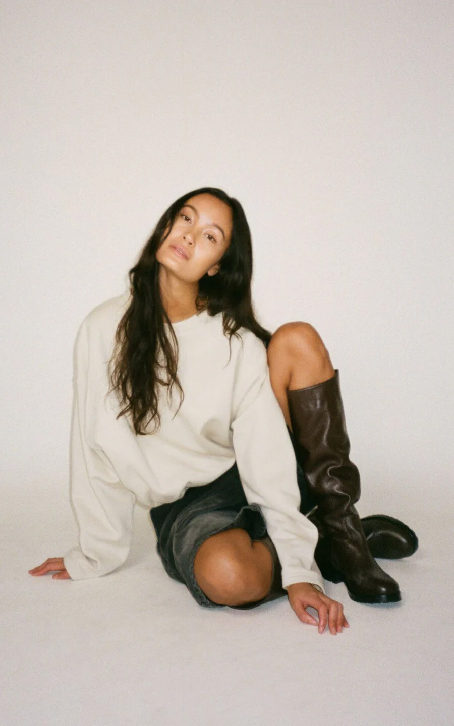 zoom in on Beige Sweater/trui image Beige Sweater/trui image