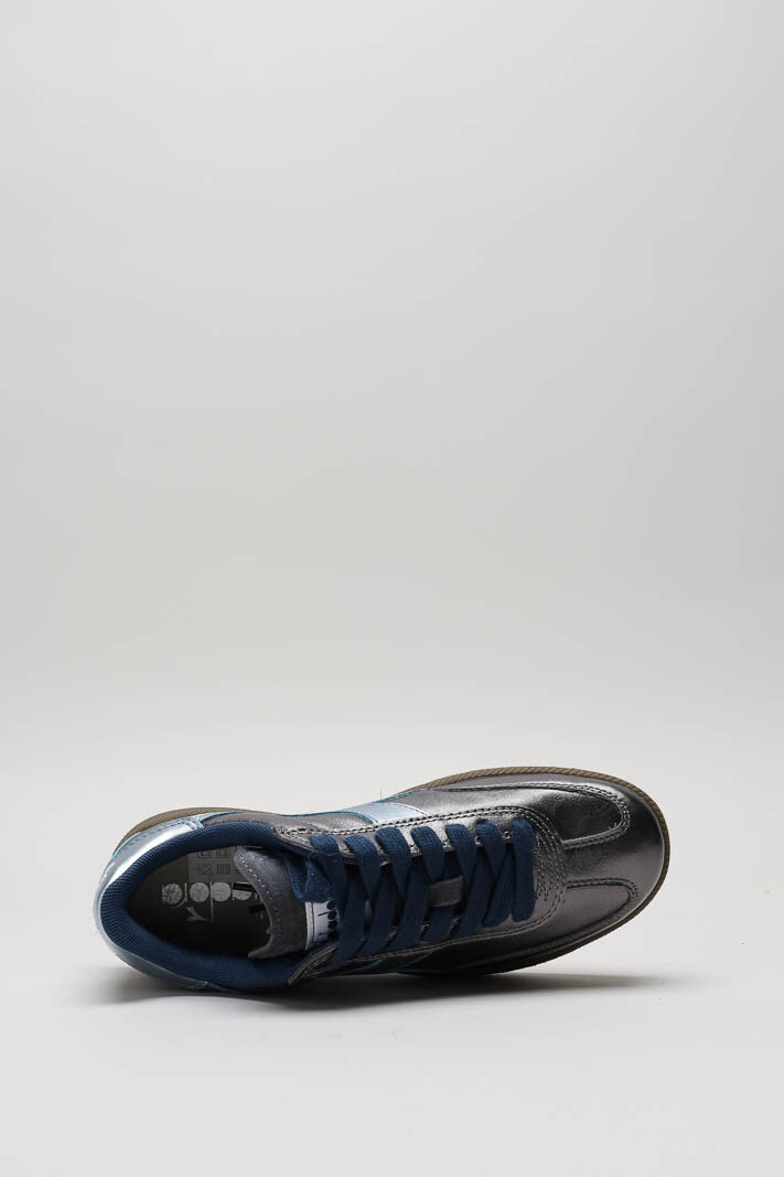 zoom in on Platina Sneaker image Platina Sneaker image
