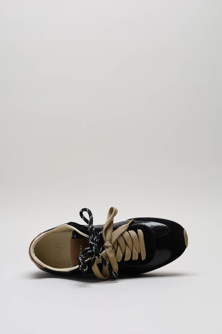zoom in on Zwart Sneaker image Zwart Sneaker image