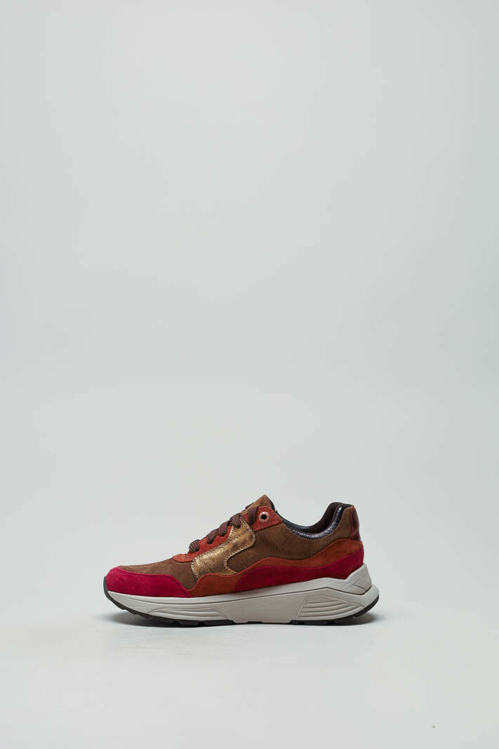 zoom in on Bruin Sneaker image Bruin Sneaker image