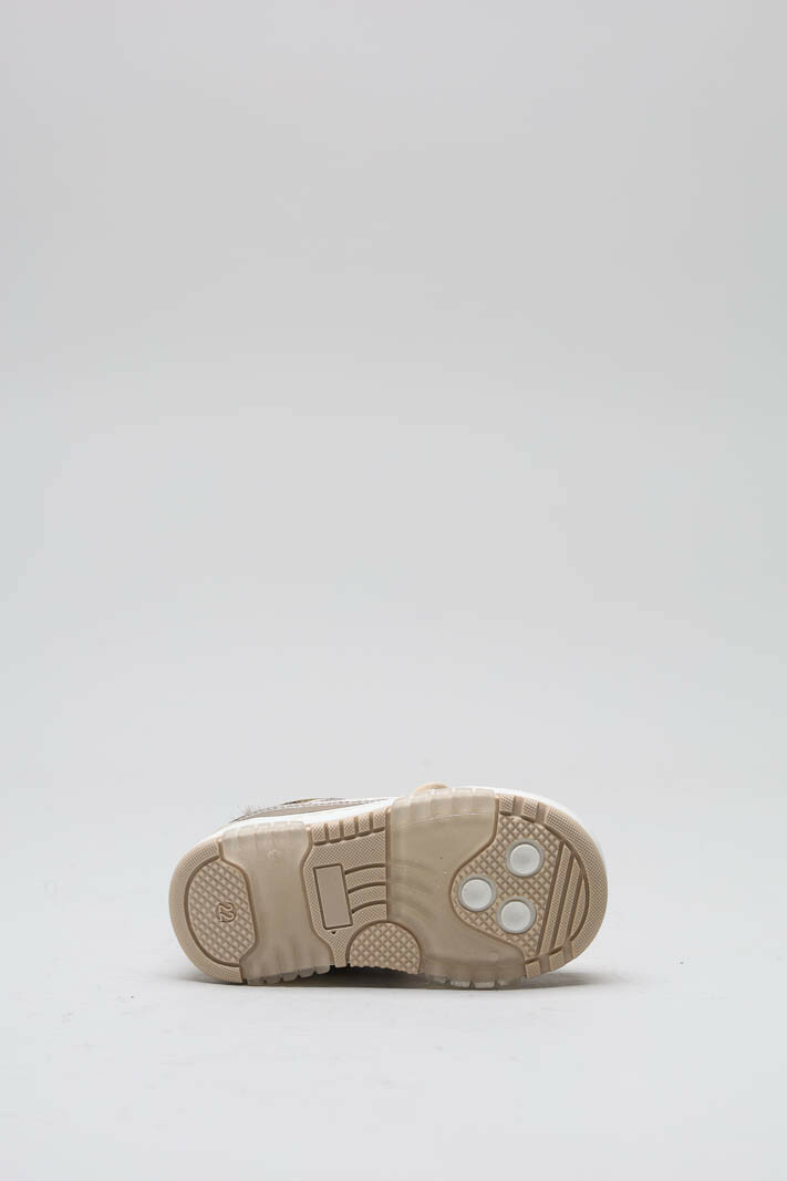 zoom in on Goud Sneaker image Goud Sneaker image