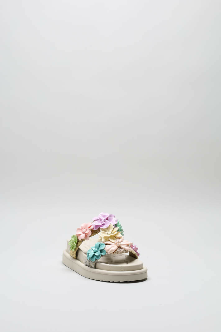 zoom in on Lichtbeige Slipper image Lichtbeige Slipper image