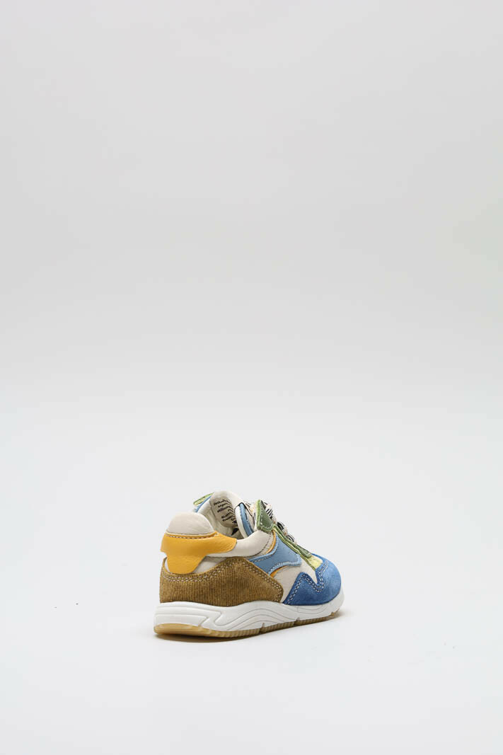 zoom in on Blauw Sneaker image Blauw Sneaker image