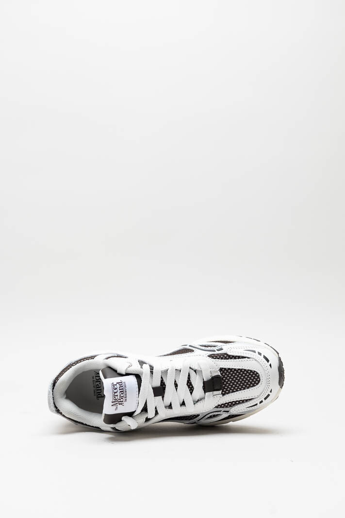 zoom in on Donkerbruin Sneaker image Donkerbruin Sneaker image