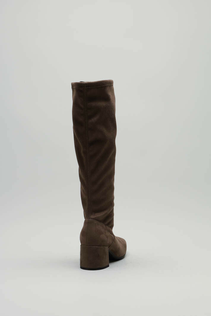 zoom in on Taupe Laars image Taupe Laars image