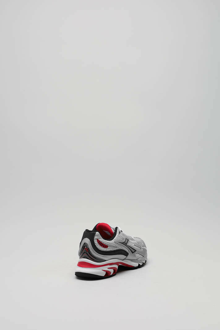 zoom in on Zilver Sneaker image Zilver Sneaker image