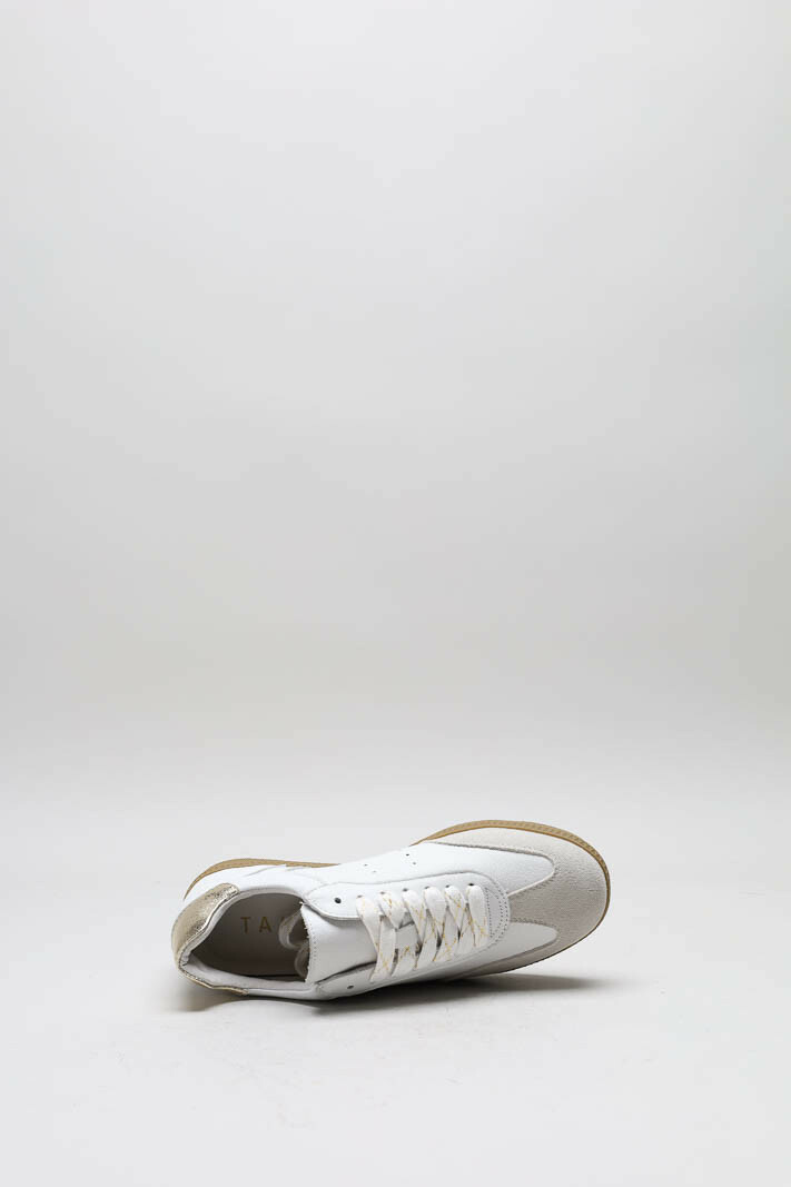zoom in on Wit Sneaker image Wit Sneaker image