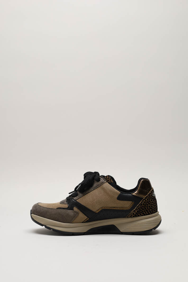 zoom in on Bruin Sneaker image Bruin Sneaker image