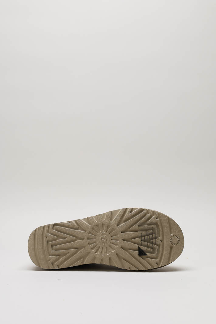 zoom in on Beige Enkellaars plat image Beige Enkellaars plat image