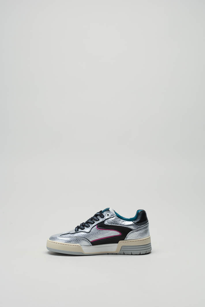 zoom in on Zilver Sneaker image Zilver Sneaker image