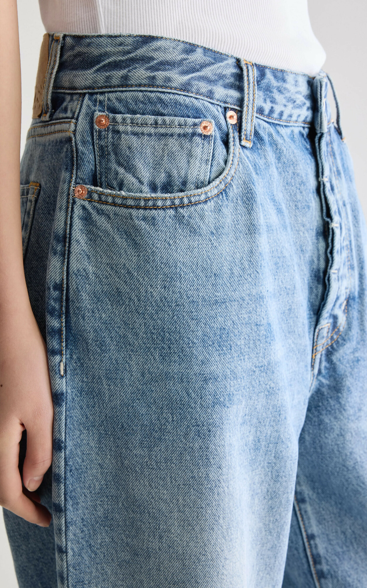 zoom in on Jeans Broek image Jeans Broek image