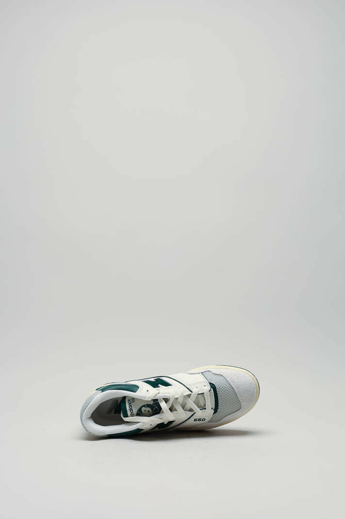 zoom in on Wit Sneaker image Wit Sneaker image