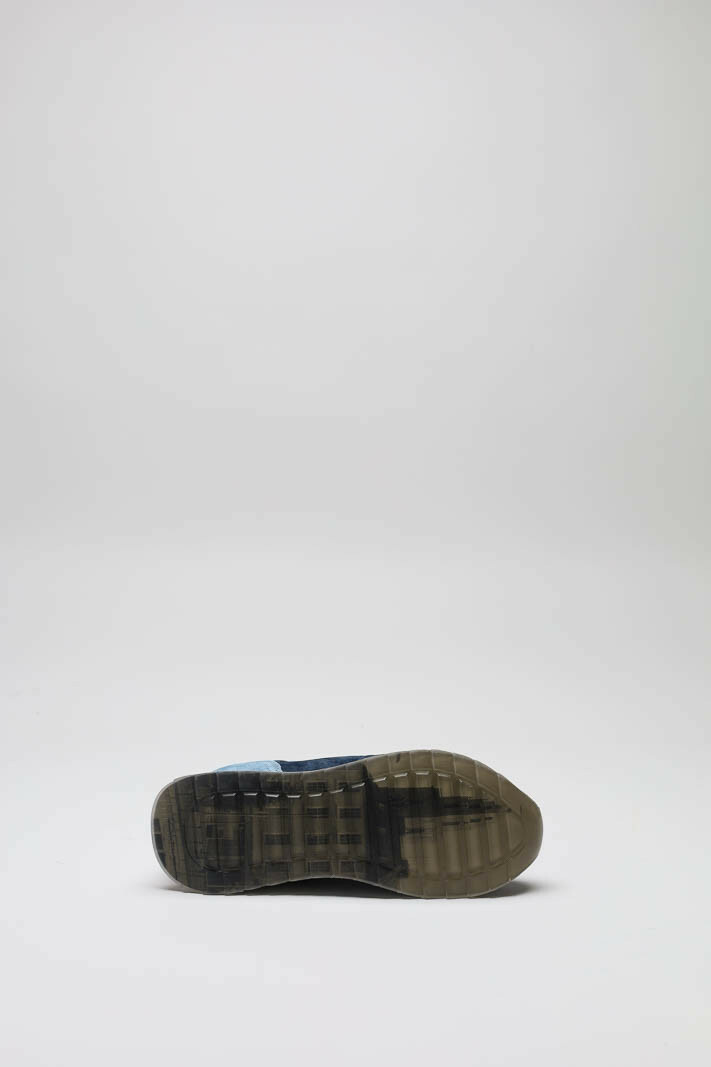 zoom in on Blauw Sneaker image Blauw Sneaker image