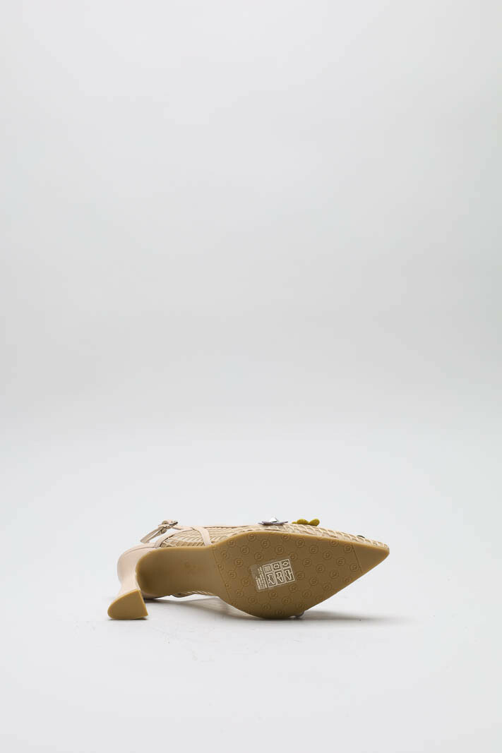 zoom in on Nude Pump image Nude Pump image