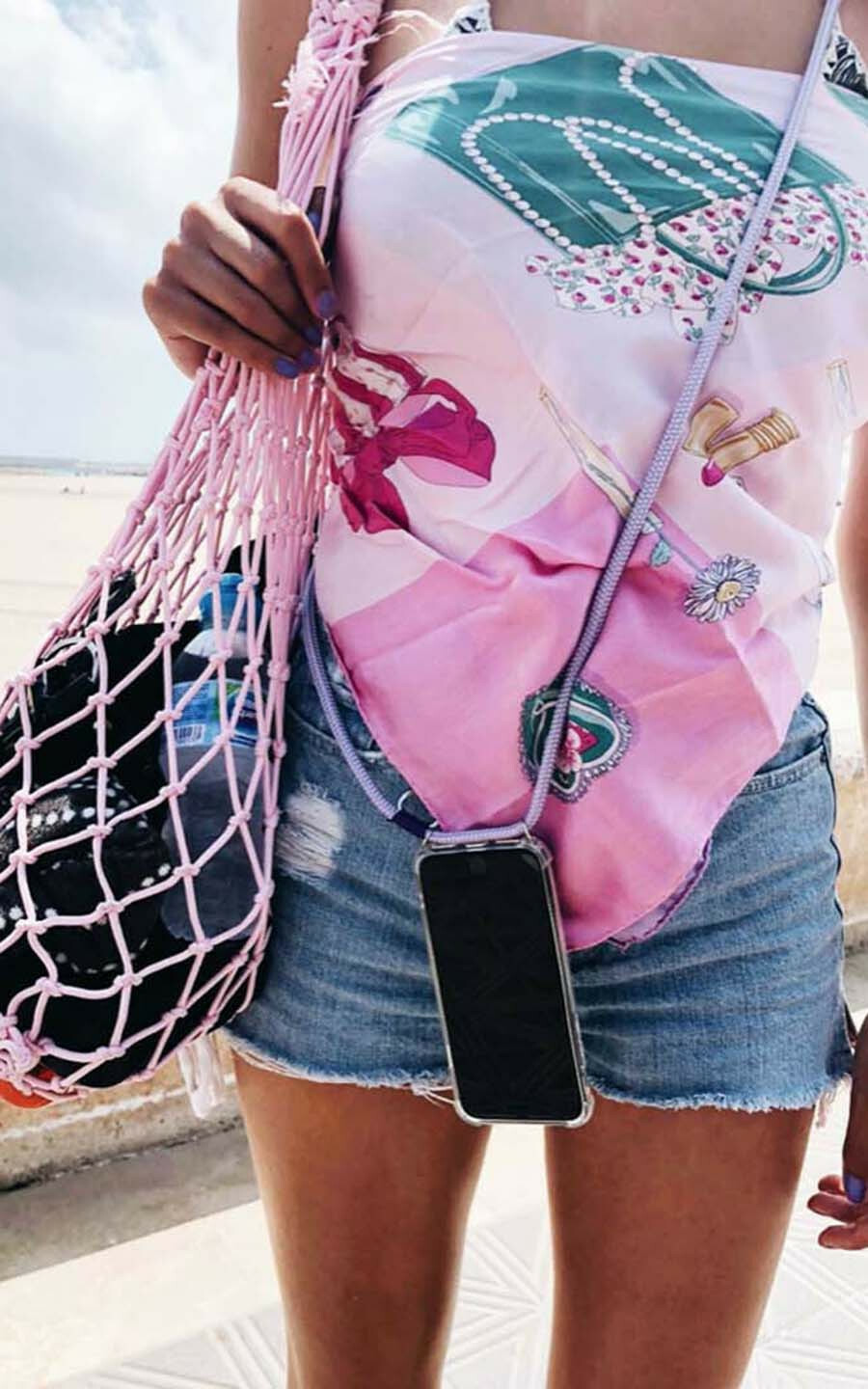 zoom in on Lila Multi media accessoires image Lila Multi media accessoires image