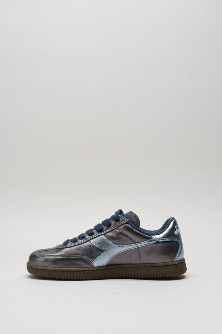 zoom in on Platina Sneaker image Platina Sneaker image