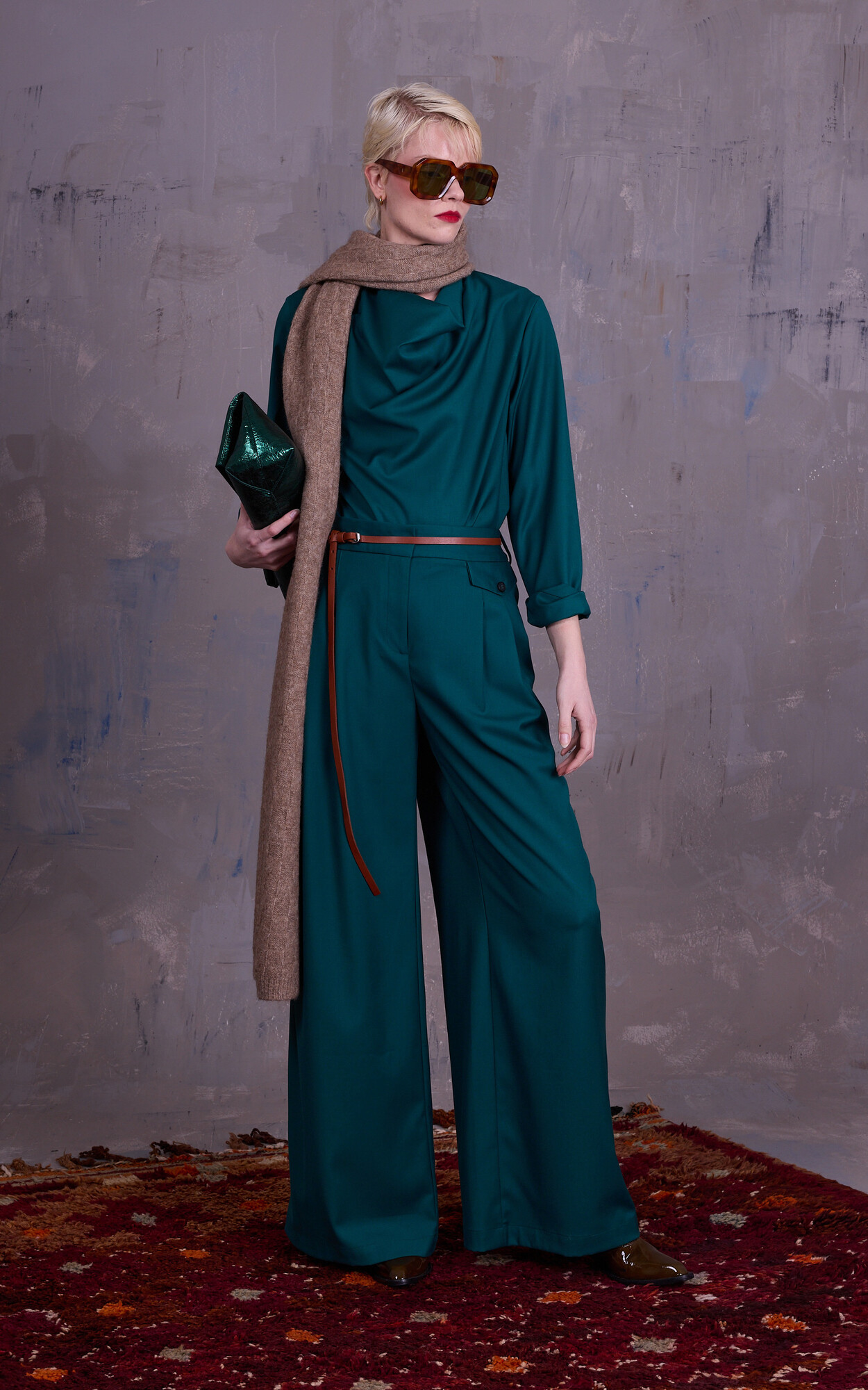 zoom in on Groen Broek image Groen Broek image