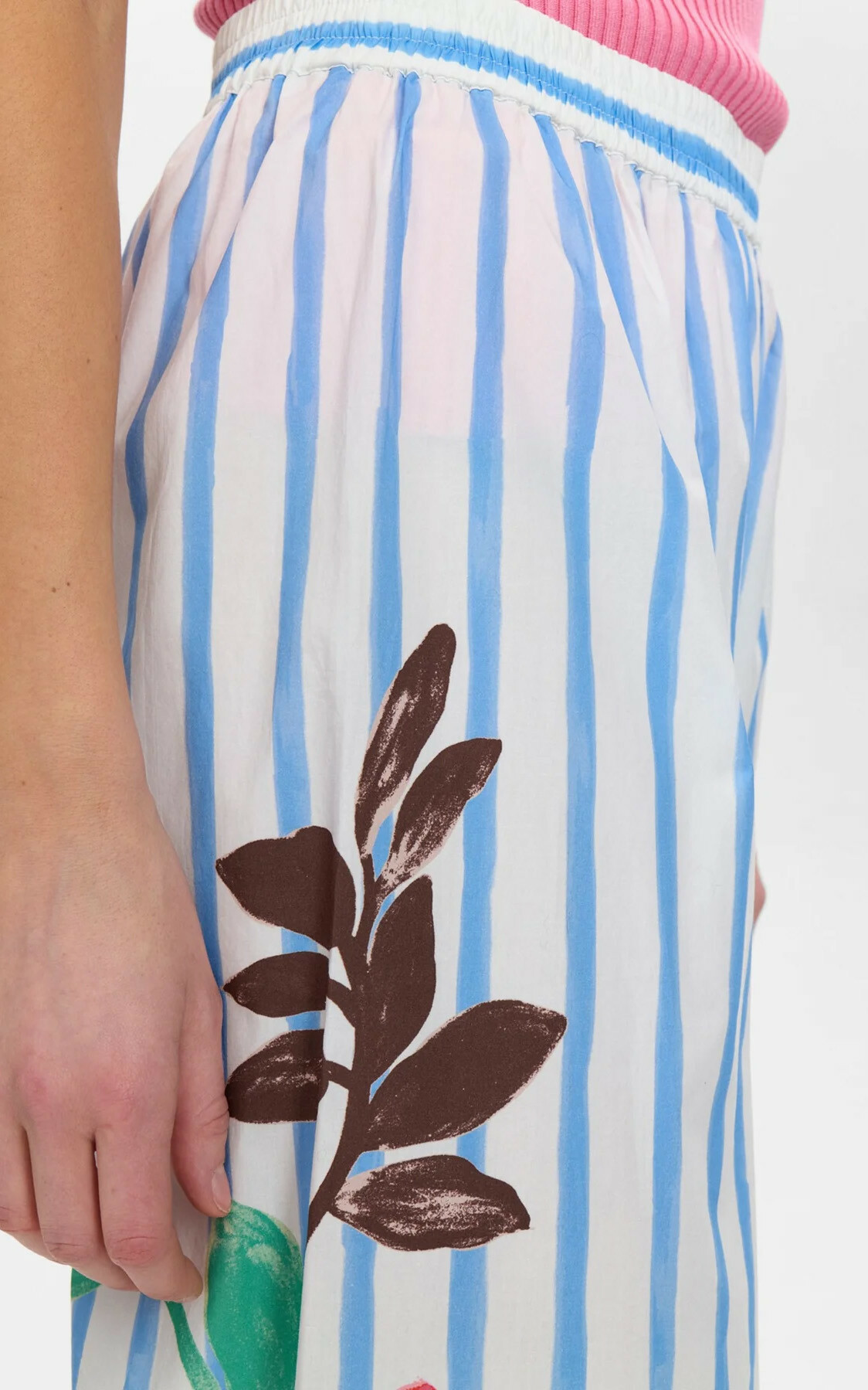 zoom in on Blauw Broek image Blauw Broek image