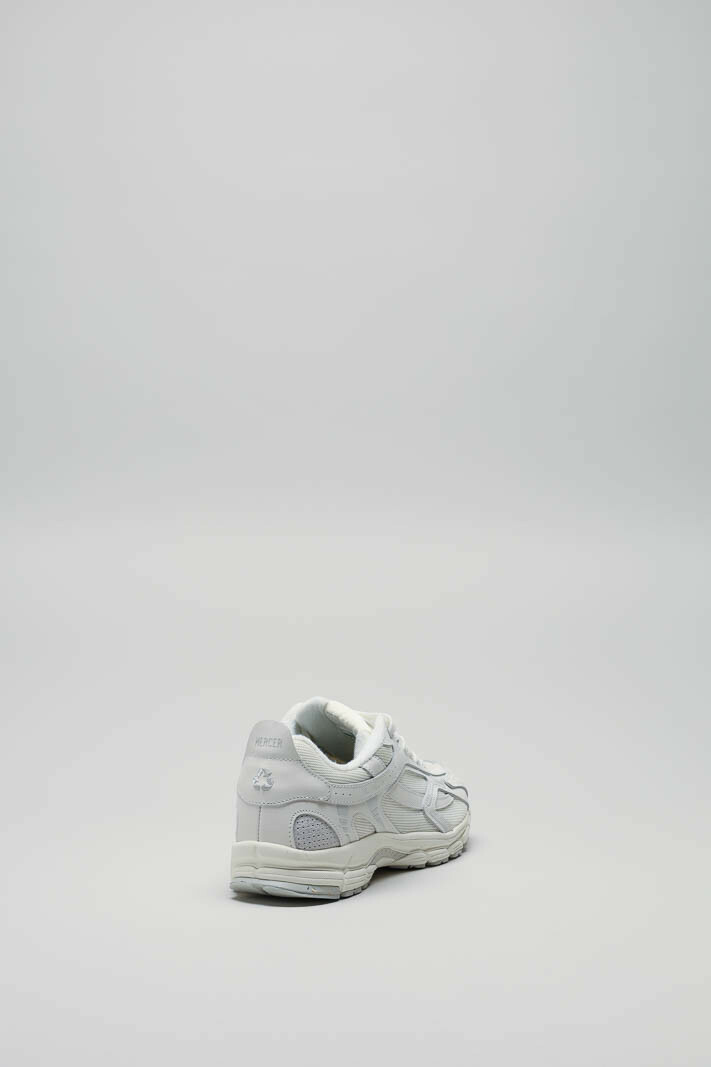 zoom in on Wit Sneaker image Wit Sneaker image
