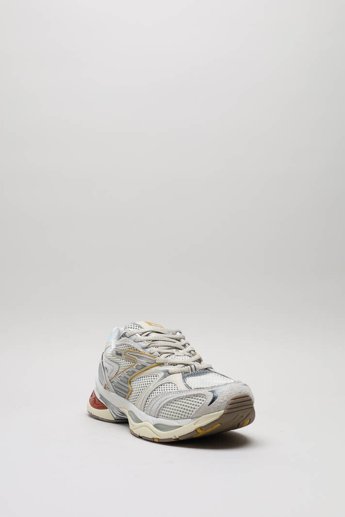 Beige Sneaker
