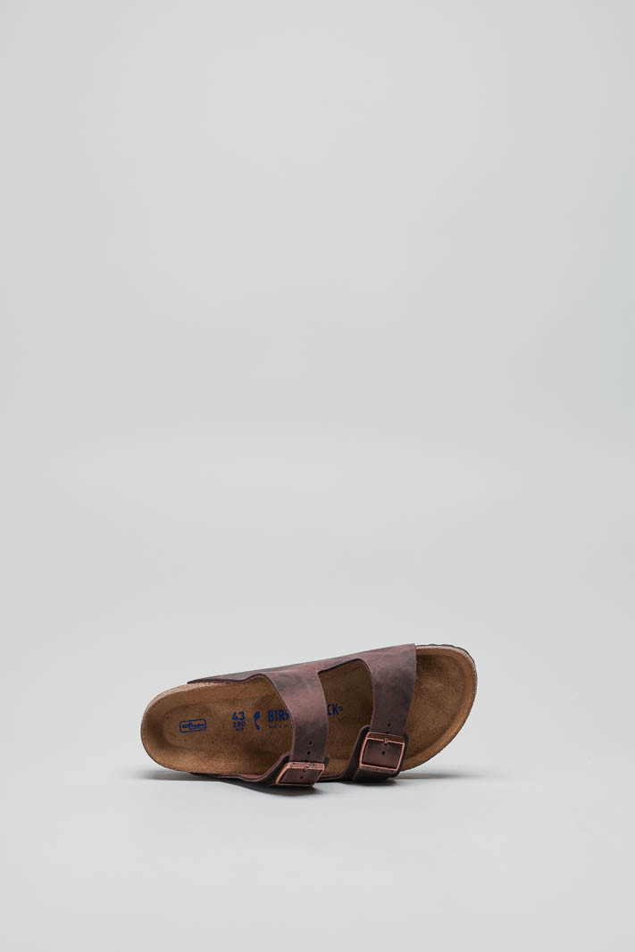 zoom in on Bruin Slipper image Bruin Slipper image