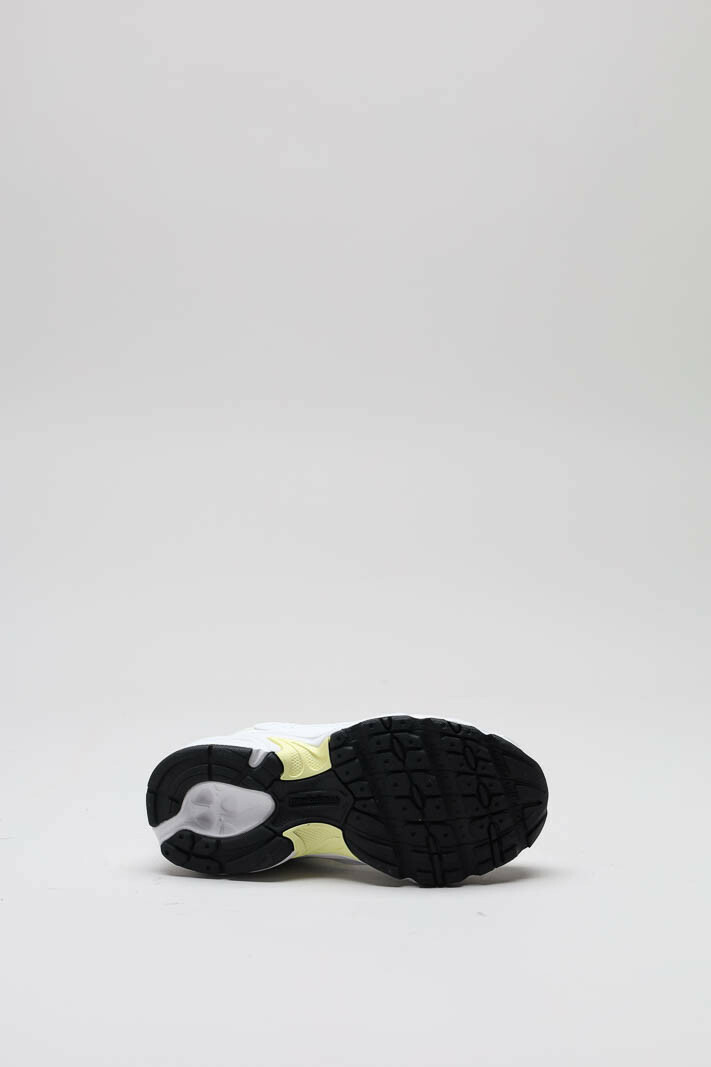 zoom in on Wit Sneaker image Wit Sneaker image