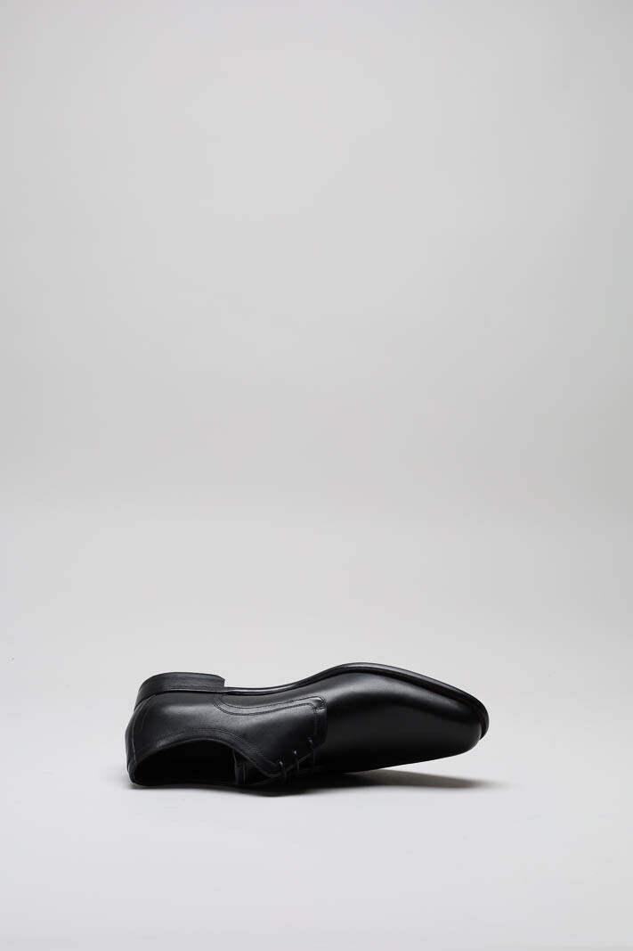 zoom in on Zwart Veterschoen image Zwart Veterschoen image