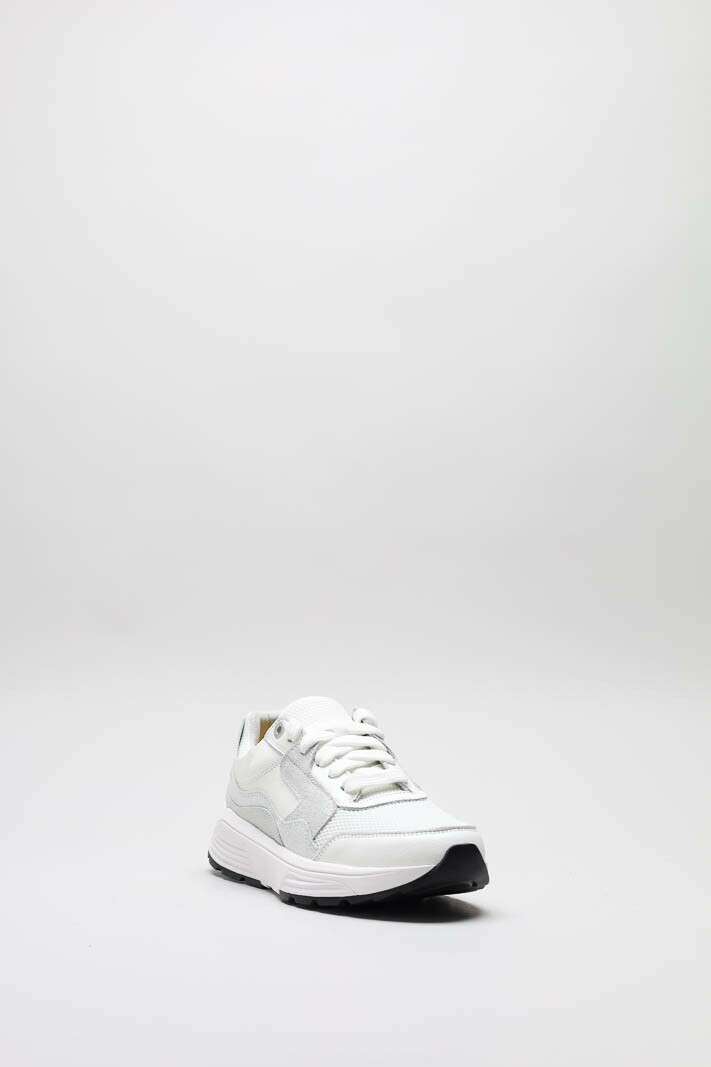 zoom in on Wit Sneaker image Wit Sneaker image