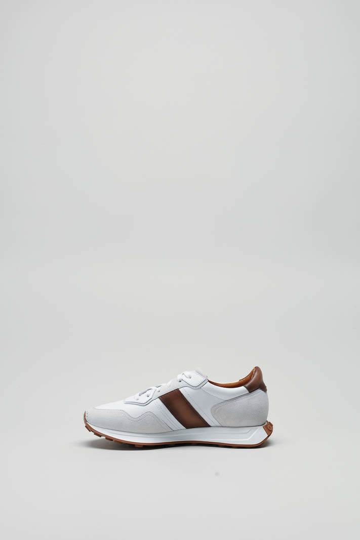 zoom in on Wit Sneaker image Wit Sneaker image