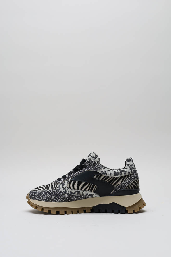 zoom in on Zwart Sneaker image Zwart Sneaker image
