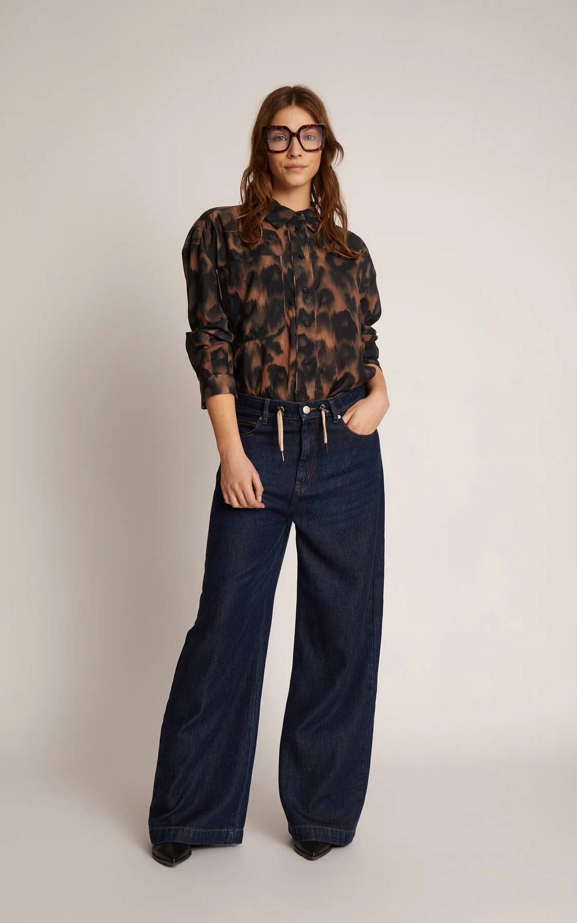zoom in on Jeans Broek image Jeans Broek image