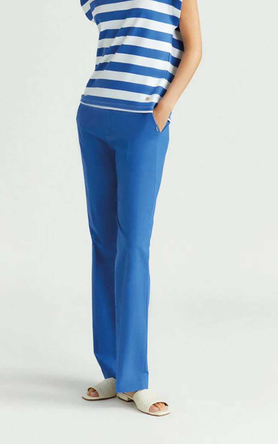 zoom in on Blauw Broek image Blauw Broek image