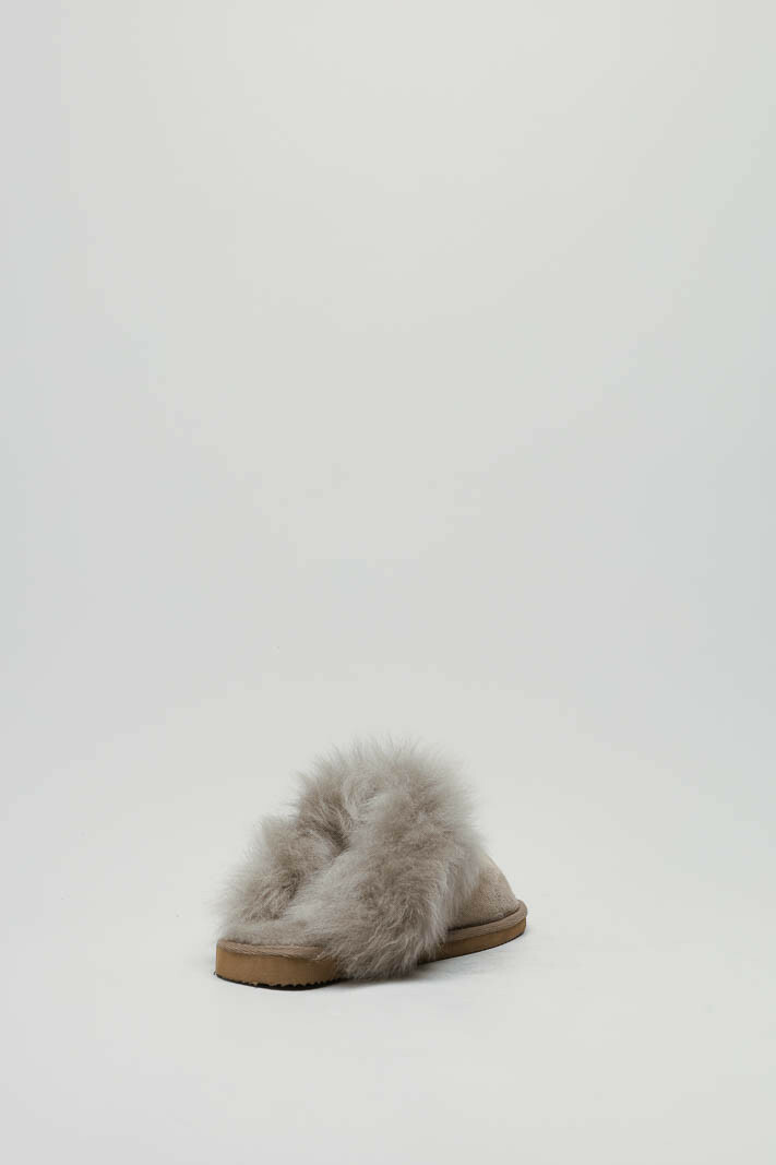 zoom in on Taupe Pantoffel image Taupe Pantoffel image