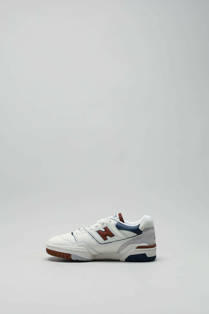 zoom in on Wit Sneaker image Wit Sneaker image