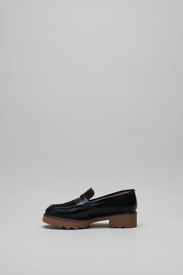 zoom in on Zwart Mocassin image Zwart Mocassin image